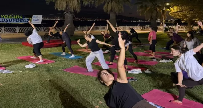 “Nefes Al İzmit ”yoga programı Plaj Yolu’nda gerçekleştirildi