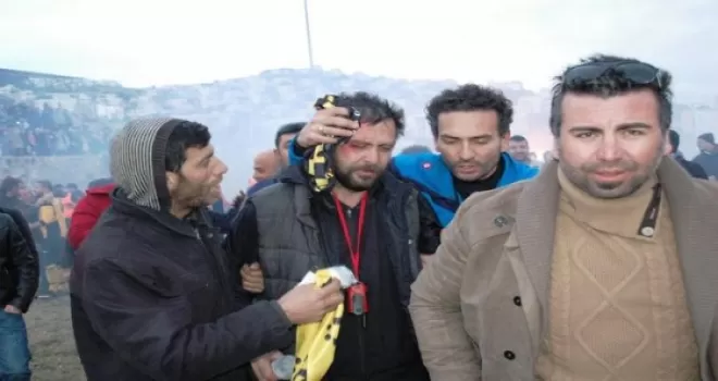 Nejat İşler kanlar içinde