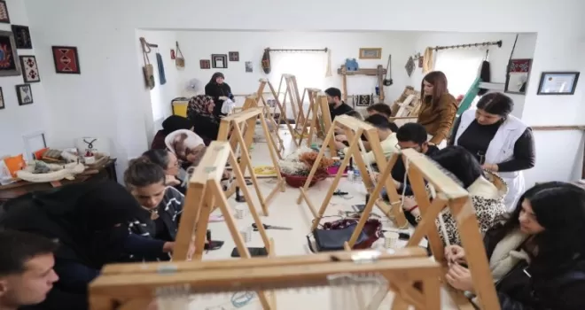 Nevşehirli üniversiteliler dokuma atölyesine katıldı