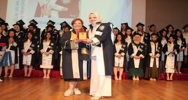 NNYÜ Sağlık Bilimleri’nde mezuniyet coşkusu