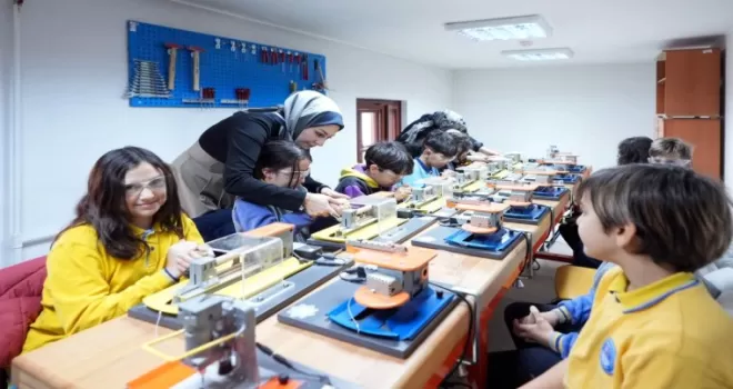 Öğrenciler bilgi ve becereyi kütüphanelerde kazanıyor