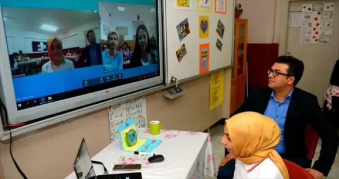 Öğrencilerine 'İngilizce' öğretmenin formülünü buldu