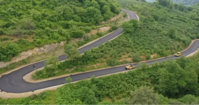 Ordu’da Gürgentepe-Gölköy bağlantı yoluna sıcak asfalt