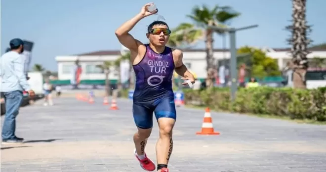 Ordu’lu sporcu Ayvalık Triatlonu’nda birinci