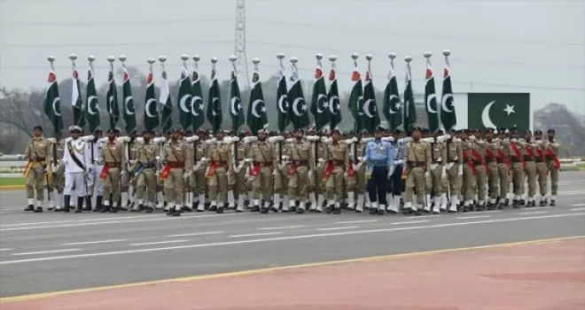 Pakistan'da milli gün kutlanıyor