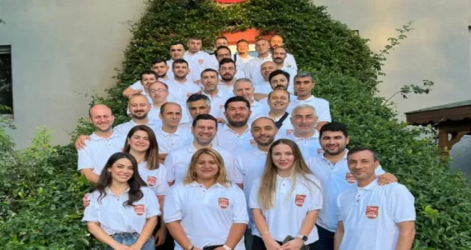 Plasiyerlerine Eker’den anlamlı kutlama