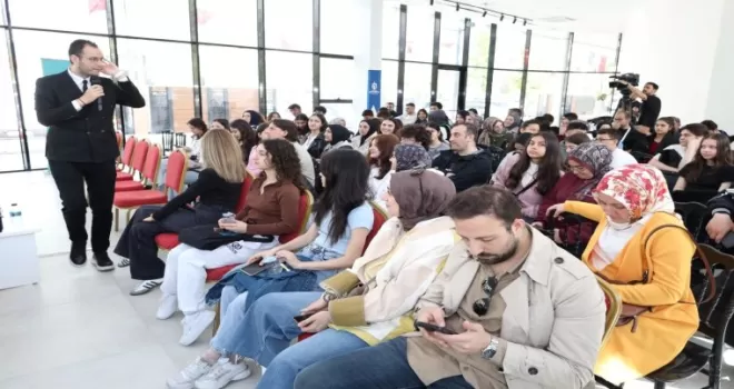 Prof. Dr. Samur, gençlerle yapay zekâyı konuştu