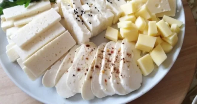 Sağlıklı bir yaşamın sırrı bol bol peynir tüketmekte saklı