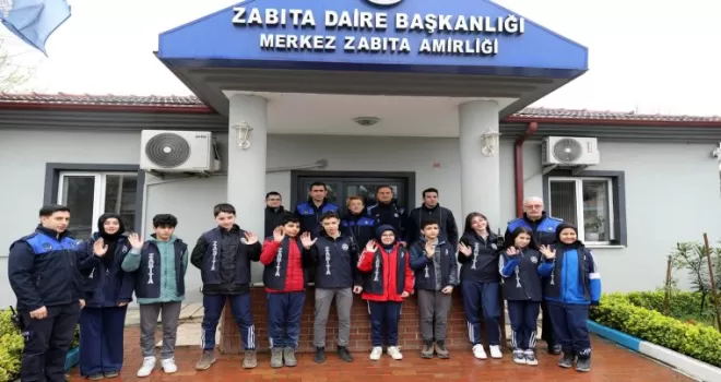 Sakarya’da çocuk zabıtalar sahaya indi!