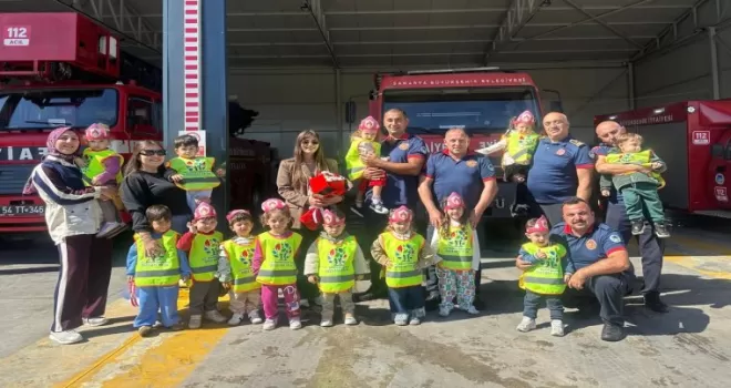Sakarya’da minikler itfaiyeci oldu, afet bilincini deneyimledi