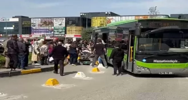 Sakarya’da otobüs hattan çıktı, hastaneye gitti