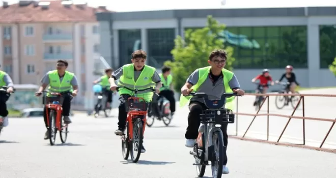 Sakarya’da pedallar Ayçiçeği Bisiklet Vadisi’nde döndü
