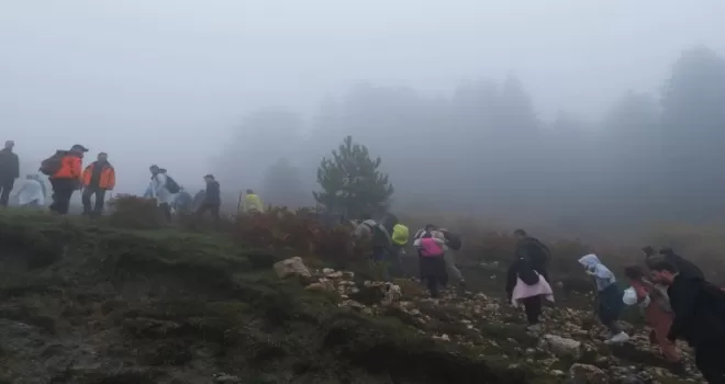 Sakarya’da sisler içindeki Kılıçkaya’da büyüleyici gün