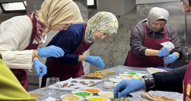 Sakarya her Cuma, Çikolata ve Çiçek Atölyesi’nde buluşuyor