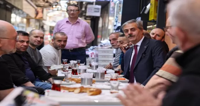 Sakarya Uzunçarşı’da Başkan Alemdar kunduracı esnafıyla buluştu