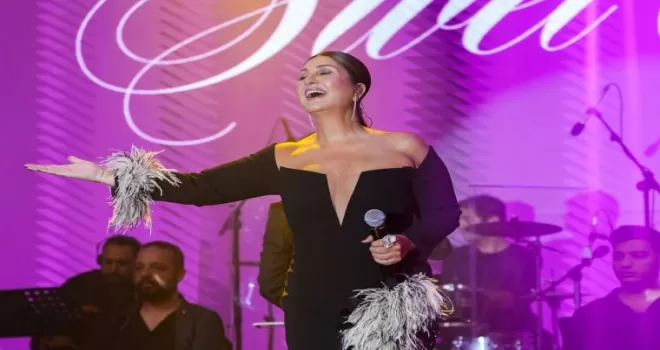 Sibel Can’dan Kıbrıs’ta bayram şöleni