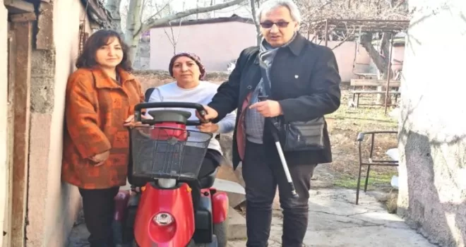 Şiddet mağduru kadına akülü araç