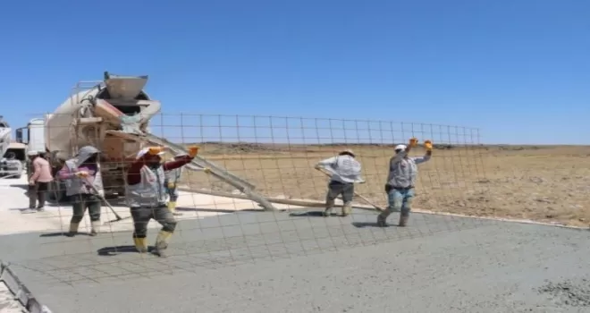 Siverek’te çelik hasırlı beton yol uygulaması