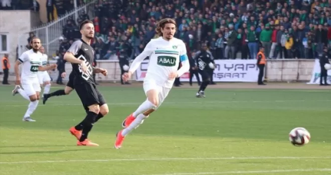 Spor Toto 1. Lig'de şampiyonluk yarışı nefes kesiyor