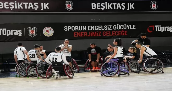 Tekerlekli sandalyeliler potada dostluk maçında buluştu