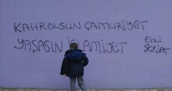Trabzon'da Atatürk büstlerine çirkin saldırı