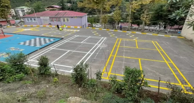 Trabzon’da okul bahçelerine renkli dokunuş