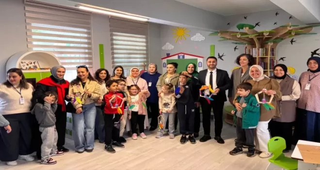 Trabzonlu öğrenciler Çilekli Düşler Köyü’nde eğlendi