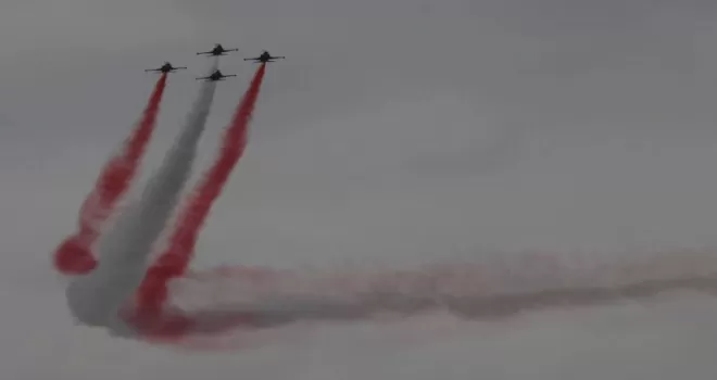 Türk Yıldızları’ndan Mudanya’da nefes kesen prova