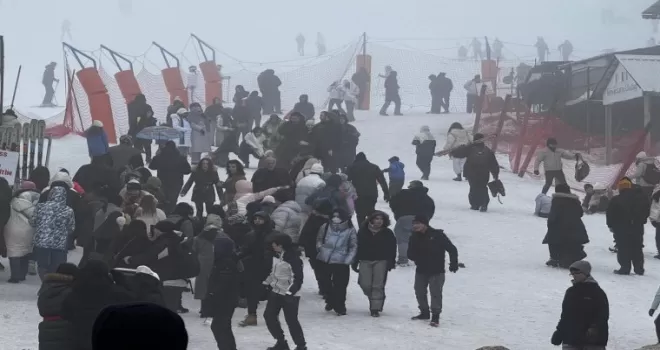 Uludağ’ın zirvesine turist akını