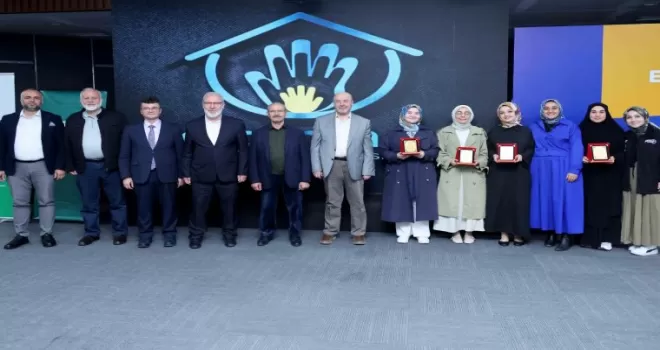 Umre ödüllü “Evlilik ve aile gelişim akademisi” tamamlandı