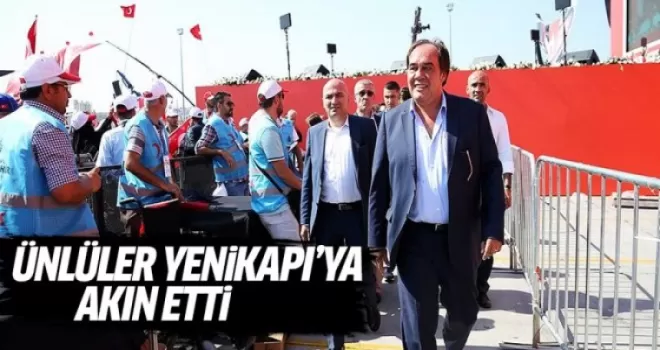 Ünlü isimler de Yenikapı'daki mitinge katıldı