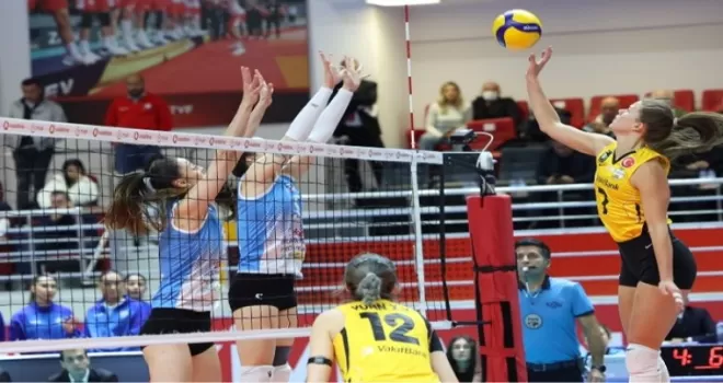 VakıfBank set vermeden kazandı