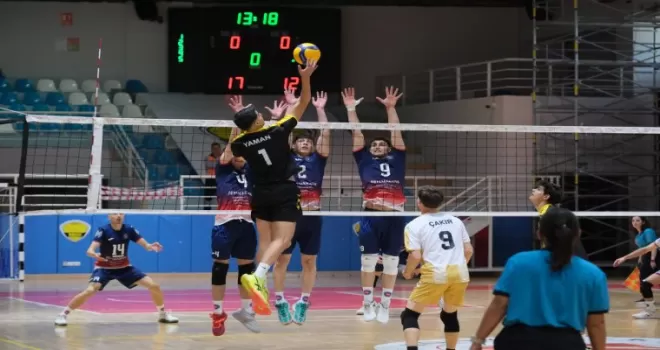 Voleybolda Konya Büyükşehir fırtınası