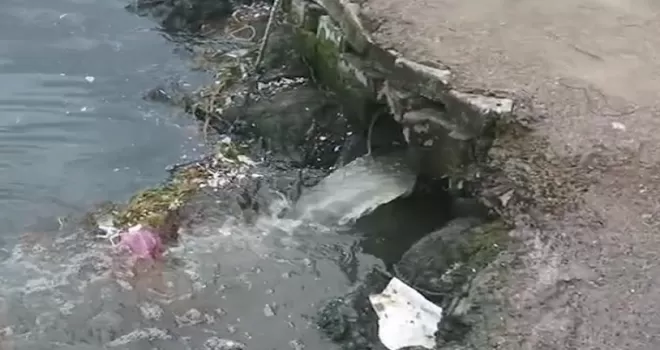 Yalova Çınarcık’ta kanalizasyon denize taştı! Çevre’den 1,3 milyon TL’lik ceza!