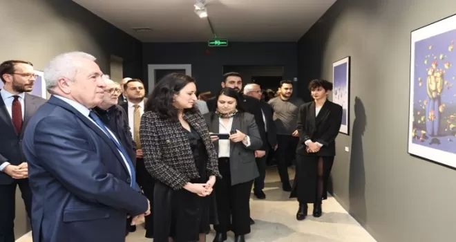 “Yerle Gök Arasında“ sergisi izlenime açıldı