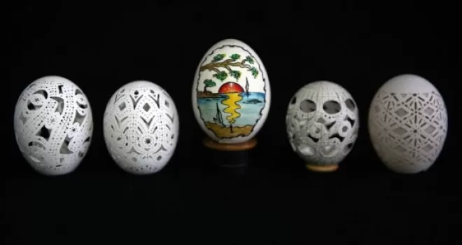 Yumurtaları sanat eserine dönüştürüyor